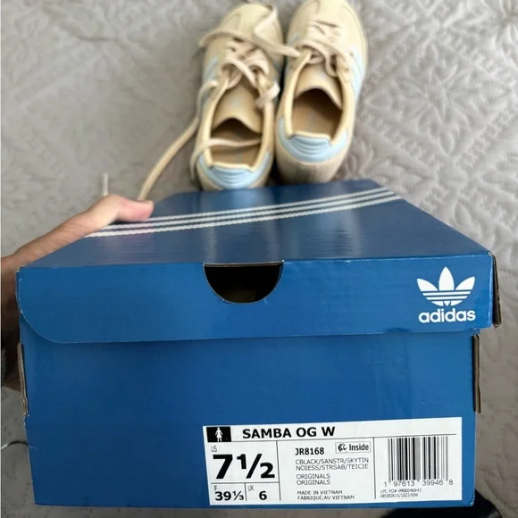 Adidas Samba Sneakers in Blue/Sand NWT - Picture 6 of 7